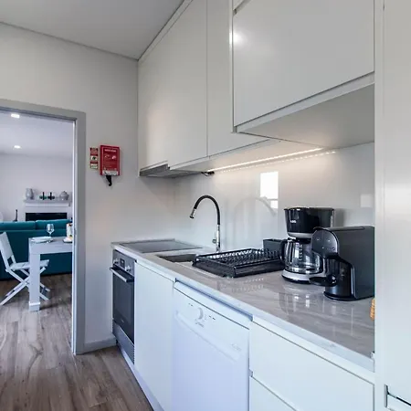 Downtown 1br W/ Balcony By Lovelystay Διαμέρισμα