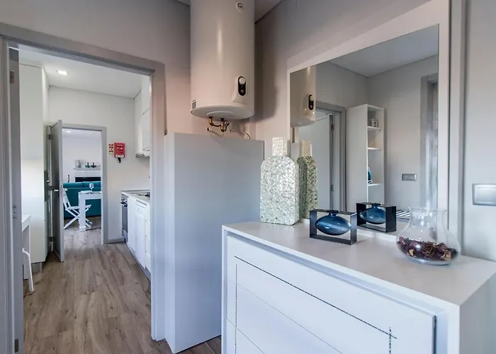 Downtown 1br W/ Balcony By Lovelystay * Porto