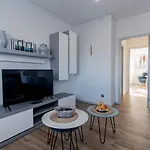 Lägenhet Downtown 1br W/ Balcony By Lovelystay Oporto
