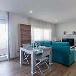 Downtown 1br W/ Balcony By Lovelystay Lägenhet Oporto