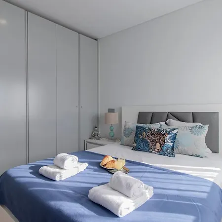 Downtown 1br W/ Balcony By Lovelystay Lägenhet