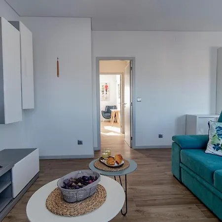 Downtown 1br W/ Balcony By Lovelystay Apartamento