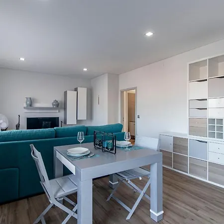Apartment Downtown 1br W/ Balcony By Lovelystay Porto