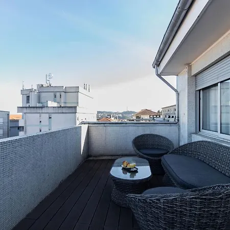 Downtown 1br W/ Balcony By Lovelystay