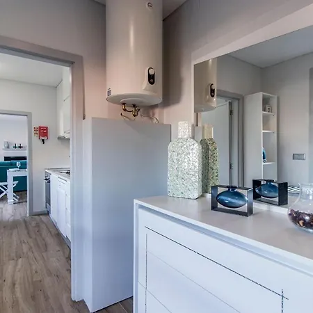 Downtown 1br W/ Balcony By Lovelystay * Porto