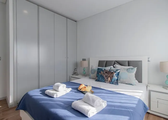 Downtown 1br W/ Balcony By Lovelystay Appartement