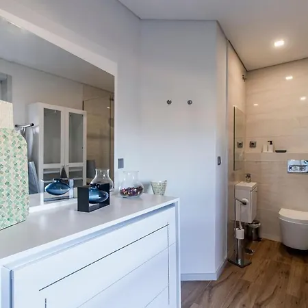 Downtown 1br W/ Balcony By Lovelystay Apartment *